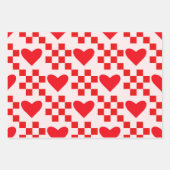 市松模様に赤いハートパターン ラッピングペーパーシート (正面)