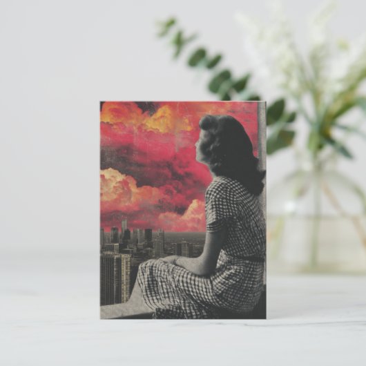 市街の頂上に白と黒を着た女性 ポストカード (スタンド正面)