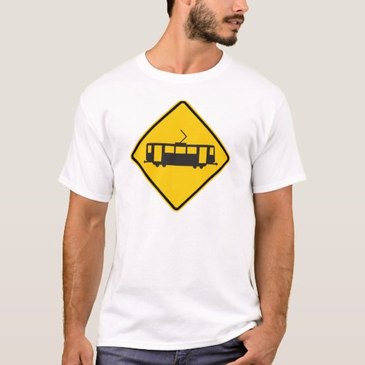 市街電車の警告のハイウェーの印 Tシャツ (正面)