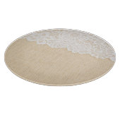 布の上に白いレースデザイン。 カッティングボード (角)