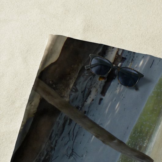 布ぶら下がったが木のビーチタオルに ビーチタオル (インサイチュ)