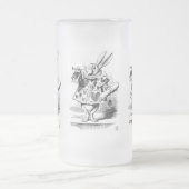 布告者として服を着る白いウサギ フロストグラスビールジョッキ (中央)