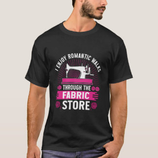 布地ストアをのんびりキルト散歩するのが好き Tシャツ