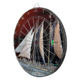 帆の下のボート ダーツボード (正面右)