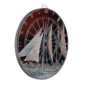 帆の下のボート ダーツボード (正面左)