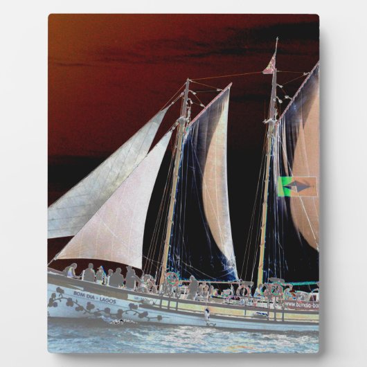 帆の下のボート フォトプラーク (正面)
