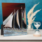 帆の下のボート フォトプラーク (側面)