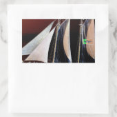 帆の下のボート 長方形シール (バッグ)