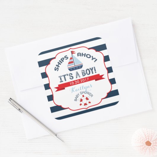 帆船航海の赤い男の子の赤いシャワーラベル スクエアシール (封筒)