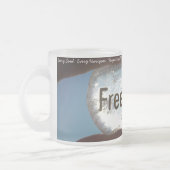 希望が公式の自由のマグを飛ばすように フロストグラスマグカップ (左)