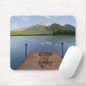 希望していた魚釣り – 湖の近くの山 マウスパッド (マウス)