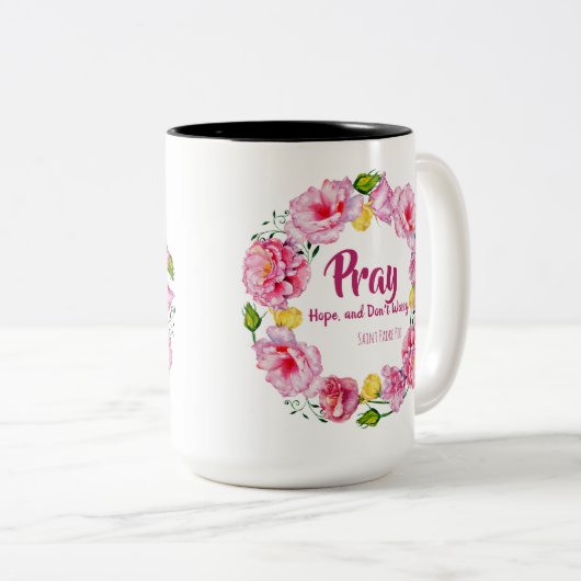 希望を心配しませんSt. Padre PIOの花を祈って下さい ツートーンマグカップ (正面右)