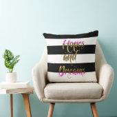 希望及び夢のピンクの金属枕 クッション (椅子)