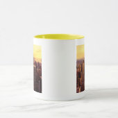 帝国国家が付いているニューヨークのスカイライン都市 マグカップ (中央)