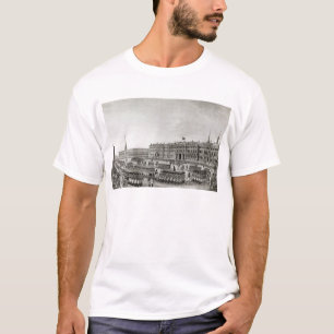 帝国宮殿の前のパレード Tシャツ