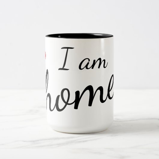 帰省している ツートーンマグカップ (中央)