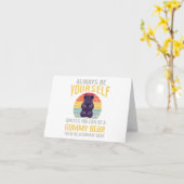 常にグミベアおもしろいキャンディ愛好家ガールズキッドボーイ カード (黄色い花)