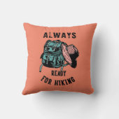 常にハイキングバックパックのトレイルハットの準備ができている女性 クッション (裏面)