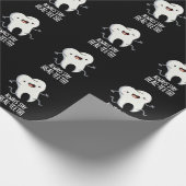 常にヒール歯の歯のプンおもしろいダークBG ラッピングペーパー (角)