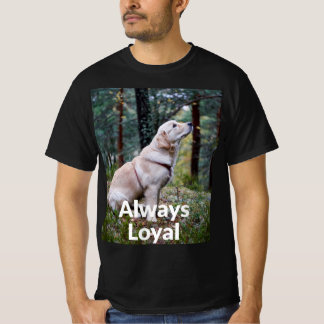 常に忠実なゴールデンレトリバー 森林写真 タイポグラフィー Tシャツ