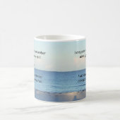 「常に覚えている」 コーヒーマグカップ (中央)