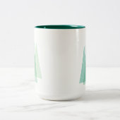 常緑のクリスマスツリーの休日のマグ ツートーンマグカップ (中央)