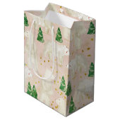 常緑の森に棲む、かわいいクリスマスのシロクマ ミディアムペーパーバッグ (裏面アングル)