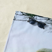 常緑樹に覆われた成熟した禿鷲 ビーチタオル (インサイチュ)