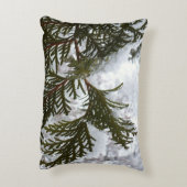 常緑樹の枝の上の雪 アクセントクッション (裏面(縦))