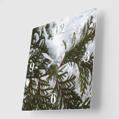 常緑樹の枝の上の雪 スクエア壁時計 (傾斜)