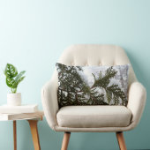 常緑樹の枝の上の雪 ランバークッション (椅子)