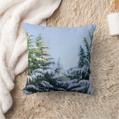 常緑樹、雪、冬のかわいらし自然シーン クッション (ブランケット)