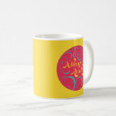 常読に |鮮やかなピンクのブルーイエローと渦巻き コーヒーマグカップ (正面右)