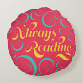 常読に |鮮やかなピンクのブルーイエローと渦巻き ラウンドクッション (裏面)