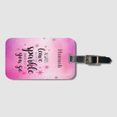 常離れに少し輝くパーソナライズされた ラゲッジタグ (正面横)