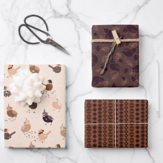 帽子おもしろいとクリスマスオーナメントを被った鳥 ラッピングペーパーシート