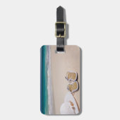 帽子およびビーチサンダルの荷物のラベルが付いている熱帯ビーチ ラゲッジタグ (正面縦)