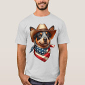 帽子とアメリカ国旗のバンダナを着ている犬 Tシャツ (正面)