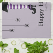 帽子とクモのハロウィーンを持つ紫の魔女の脚 キッチンタオル (折り畳み)