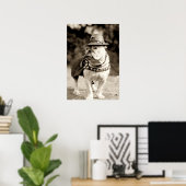 帽子とケープを被ってパトロール中のブルドッグ ポスター (ホームオフィス)