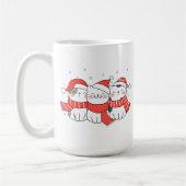 帽子とスカーフを巻いた3匹のクリスマス猫 コーヒーマグカップ (左)
