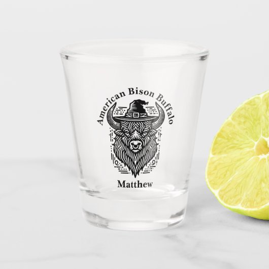 帽子とバイソンの複雑なデザイン ショットグラス (正面)