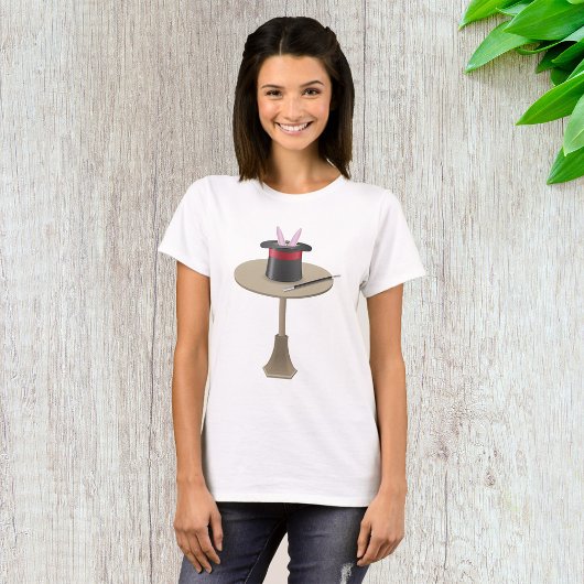 帽子に杖を持つマジックラビット Tシャツ
