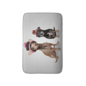 帽子の写真を持つチワワ犬 バスマット (正面縦)