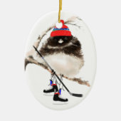 帽子の可愛いホッケーバード、クリスマスユーモア、ジャンコ セラミックオーナメント (正面)
