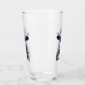 帽子をかぶった牛。 タンブラーグラス (左)