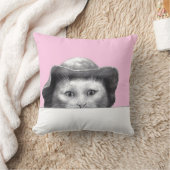 帽子をかぶった猫（梅） クッション (ブランケット)