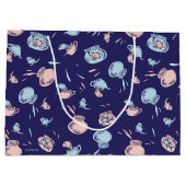 帽子をかぶった猫 | 魚パターン ラージペーパーバッグ (裏面)