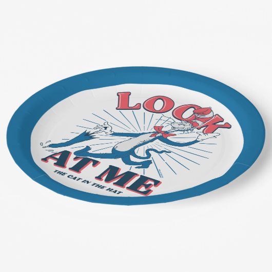 帽子をかぶった私の猫を見る ペーパープレート (アングル)