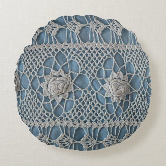 幅の広いレースのインサートの断片は小さなwhを含む ラウンドクッション (正面)